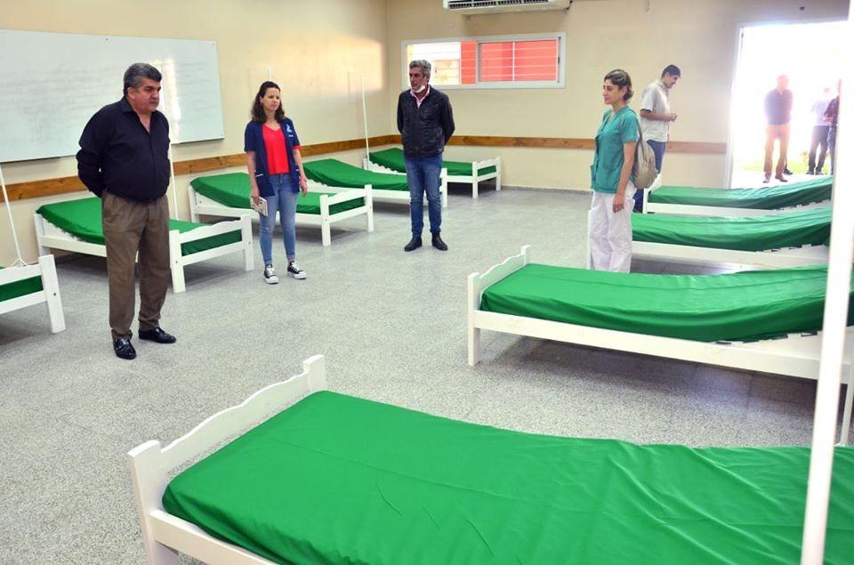 MONTEROS. Se habilitó una sala de emergencia con 50 camas en la Facultad de Kinesiología.
