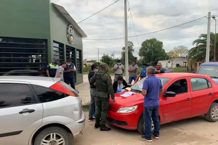 ALERTA. La clausura de una cervecería en Juan Bautista Alberdi movilizó a las autoridades.