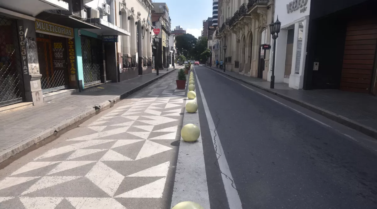 CALLES VACÍAS. El feriado sumado al aislamiento por la crisis pandemia de covid-19 dejará despobladas las principales arterias de la ciudad.