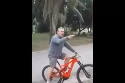 El médico del video no es ni fue parte de la Policía, aclaró el Ministerio de Seguridad