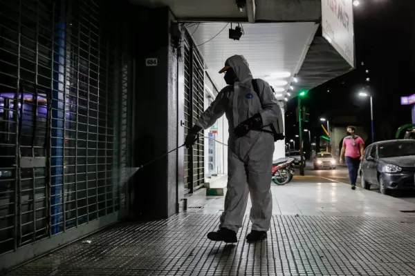 Tucumán no tuvo nuevos casos de coronavirus, pero en el país ascienden a 2.208 los infectados