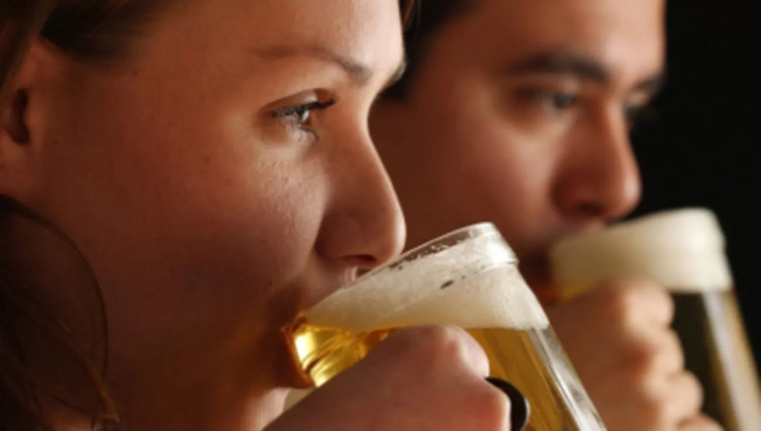 El alcohol puede profundizar la angustia y la ansiedad durante el aislamiento