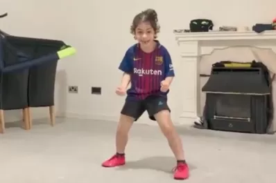 Arat Hosseini, el iraní de seis años que dejó con la boca abierta a Messi