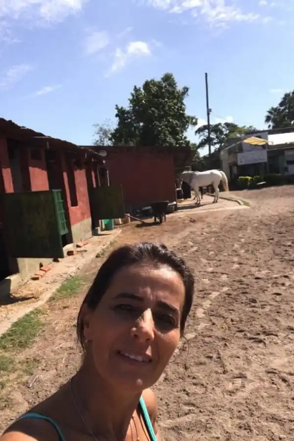 TAREA CONCLUIDA. La amazona al finalizar el primer turno de tareas.