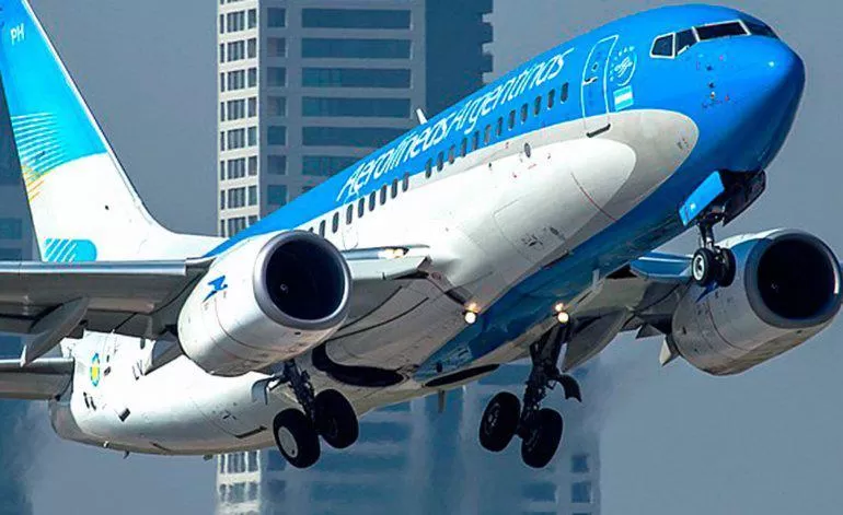 Aerolíneas Argentinas es la única autorizada para concretar los vuelos excepcionales.