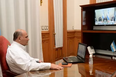 Manzur se reúne con Fernández antes del anuncio del canje de la deuda