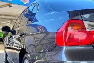 Un abogado santiagueño cambia su BMW por alimentos para comedores tucumanos