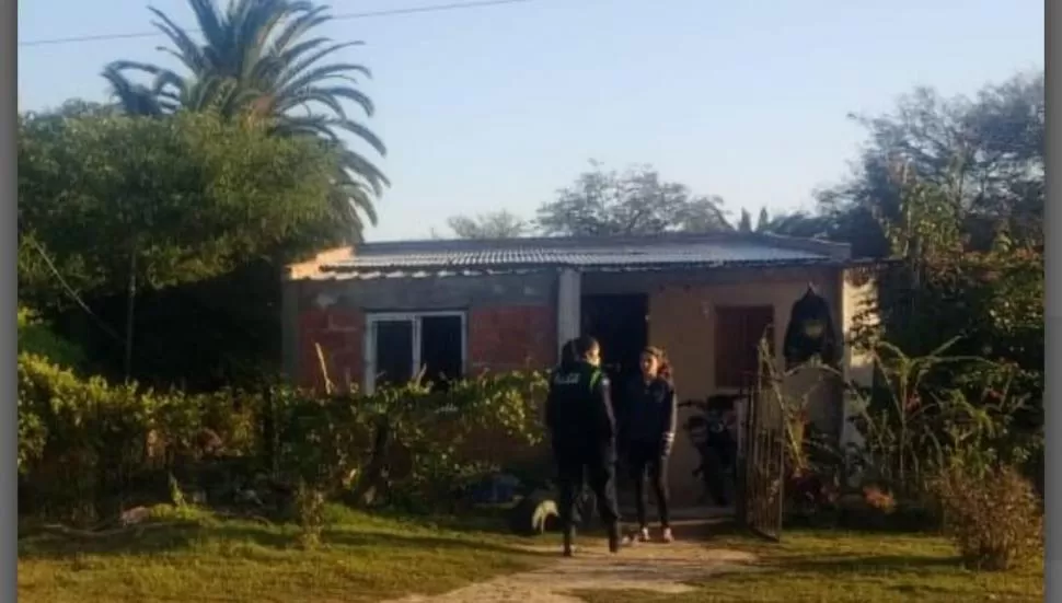 LA TRAGEDIA. El mortal ataqué se desencadenó en la casa ubicada en la calle Roca sin número, en la localidad del sur tucumano.  
