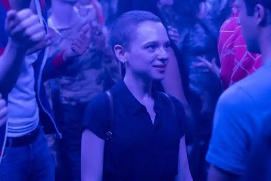 LIBERACIÓN. La protagonista accede a un mundo que le estaba vedado.