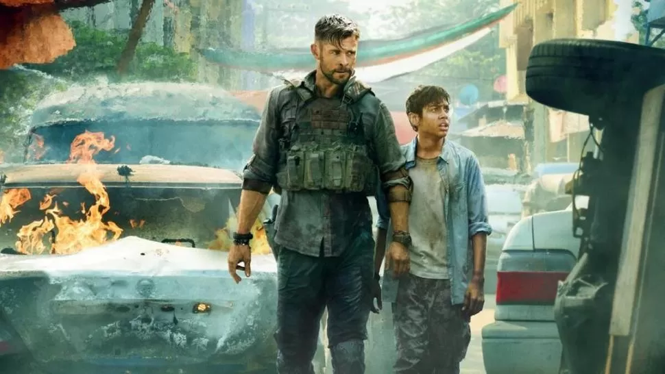 TREPIDANTE. A Tyler Rake (Chris Hemsworth) le lleva casi dos horas eliminar un ejército de narcos en Bangladesh.  