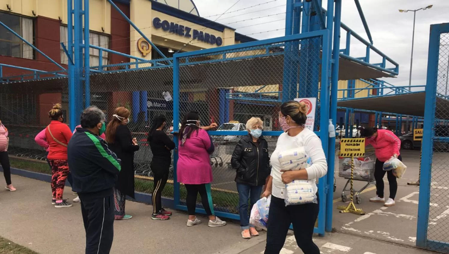 NECESIDAD. Comprar alimentos, la prioridad de los tucumanos beneficiarios de la tarjeta Alimentar.