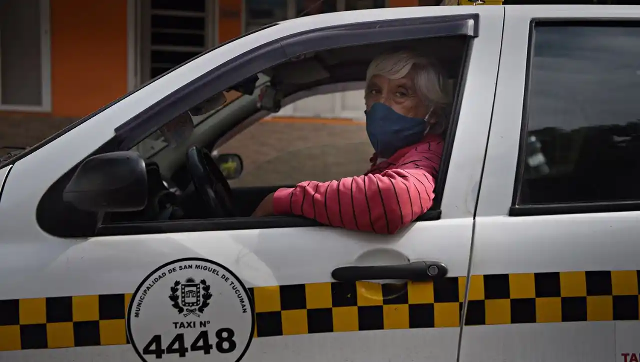 TAXISTA. Luis Acosta