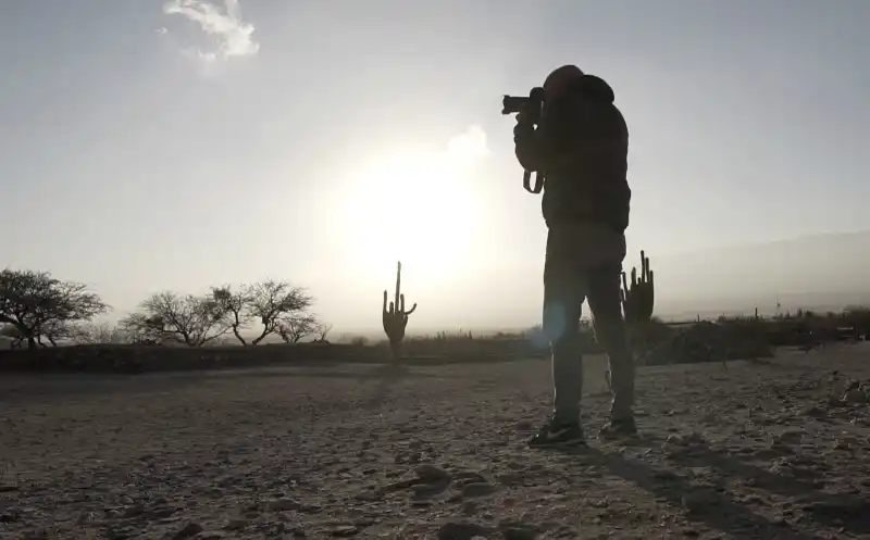 Fotógrafos y camarógrafos se las ingenian para poder trabajar a pesar del aislamiento
