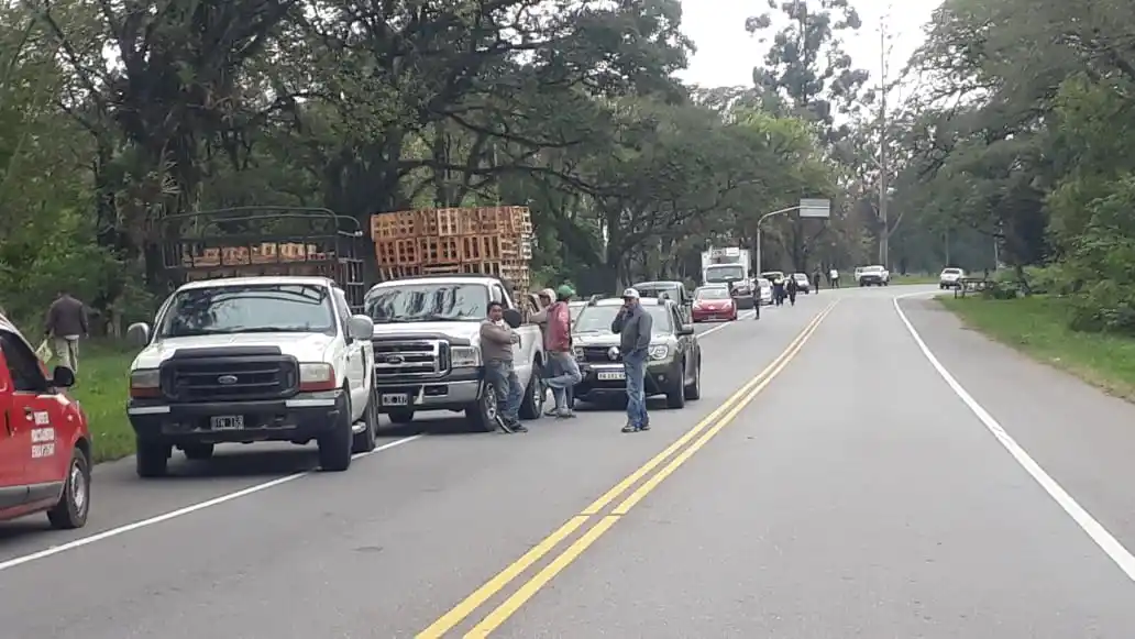 Quisieron aprovechar que se levantó la protesta y quedaron atascados en el camino a los Valles