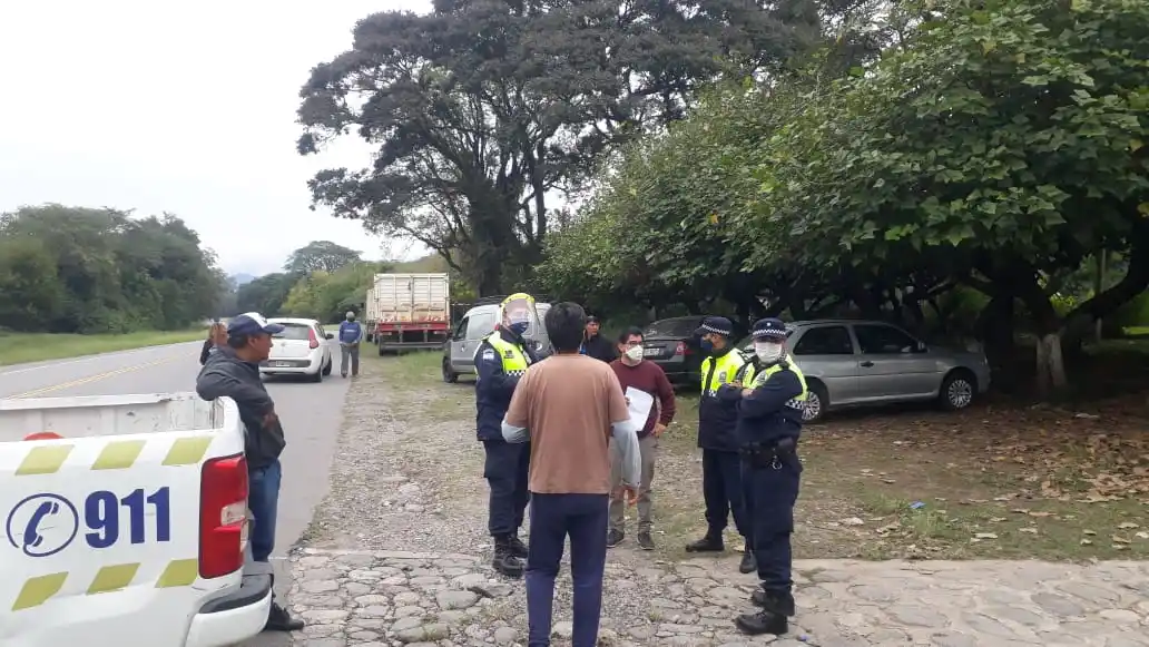 Quisieron aprovechar que se levantó la protesta y quedaron atascados en el camino a los Valles