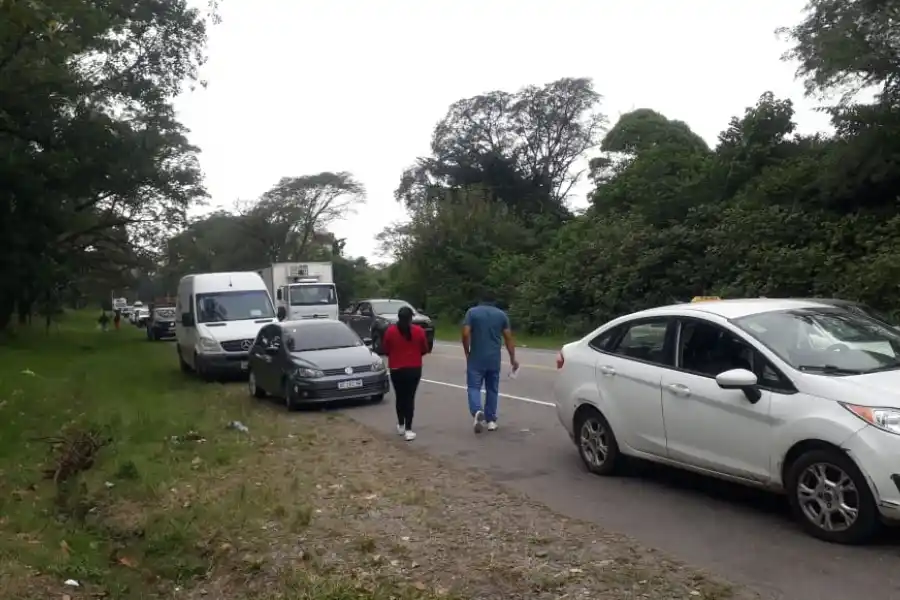 Quisieron aprovechar que se levantó la protesta y quedaron atascados en el camino a los Valles