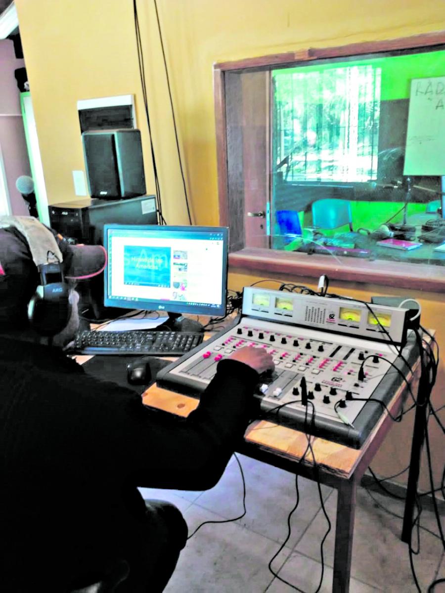 En Amaicha la radio lleva la escuela a las casas
