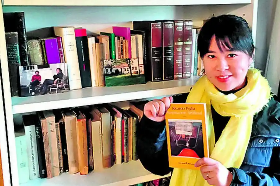 RICARDO PIGLIA LLEGÓ AL GIGANTE ASIÁTICO. “Por fin los lectores pueden disfrutar Respiración artificial en Chino”, celebra Lou Yu.