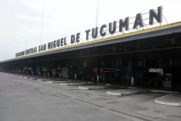 Unos 100 tucumanos varados en Buenos Aires llegaron a la provincia