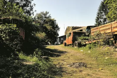 Los depósitos de chatarra alimentan el miedo en la capital, el área más afectada