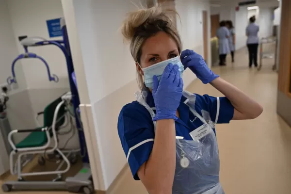 Calculan que más de 90.000 trabajadores de la salud contrajeron covid-19 en el mundo