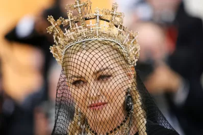 Madonna confesó que sufrió coronavirus y que se contagió en París
