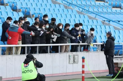 El mismo fútbol de siempre, pero distinto