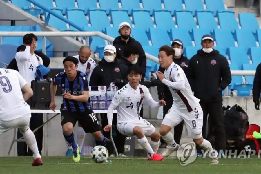 El mismo fútbol de siempre, pero distinto