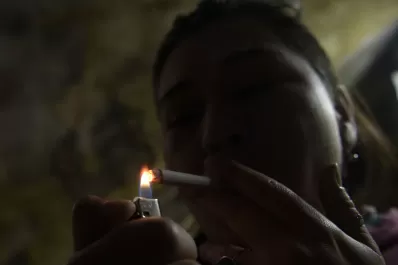 Reabrieron las fábricas de cigarrillos: ¿cuándo volverán los puchos a los kioscos?