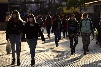 Fotos del primer día de cuarentena flexibilizada: así estuvo el centro tucumano
