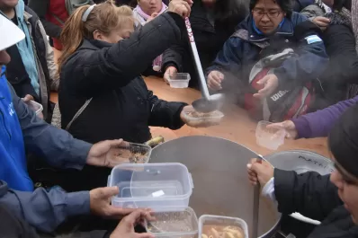 Barrios de Pie organizó ocho ollas populares en diferentes puntos de la provincia