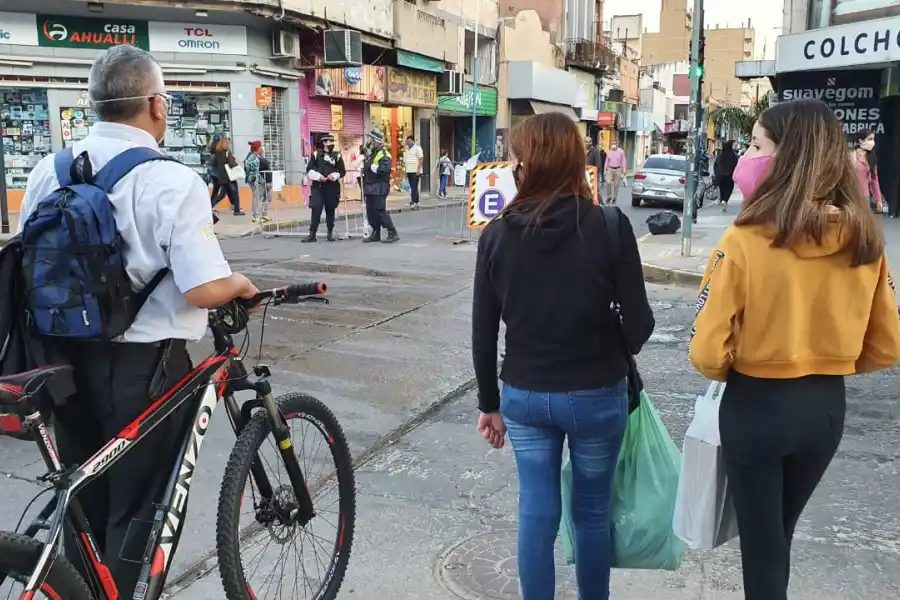 ¿Y LA CUARENTENA?. Los tucumanos invadieron el centro.