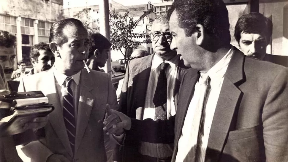 DOS PESOS PESADOS. Natalio Mirkin frente a frente con Julio Grondona, quien debió declarar en los tribunales tucumanos.