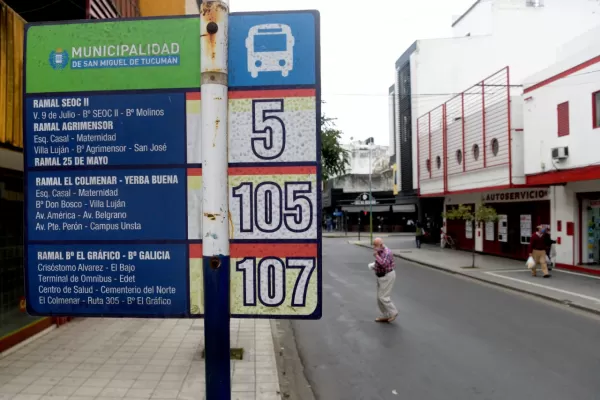 Sin acuerdo, el paro de transporte se prolonga en Tucumán