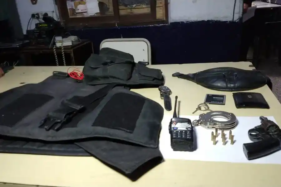 En moto y sin permiso: un falso policía fue atrapado en la zona de Villa Angelina