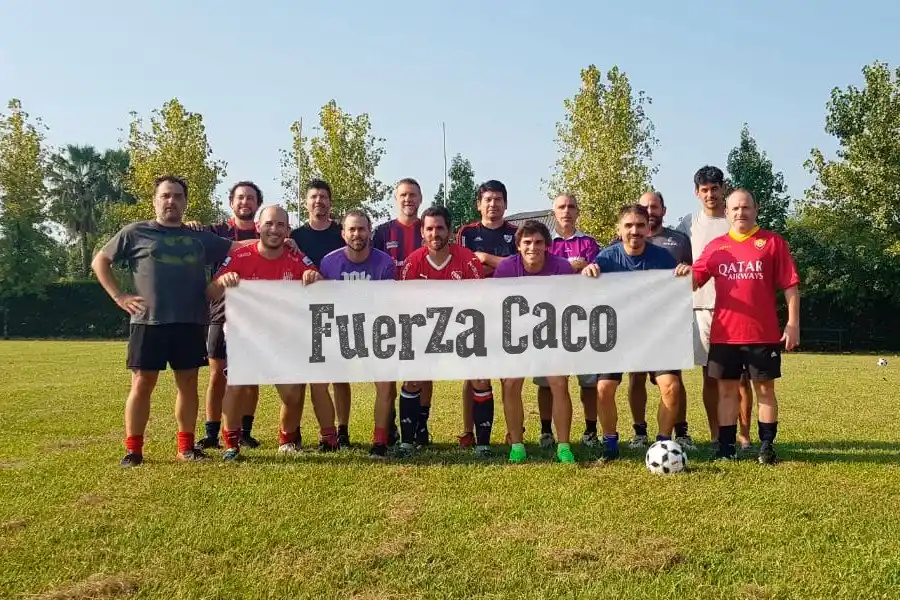 A LA DISTANCIA. El respaldo de los amigos de Caco en Tucumán.