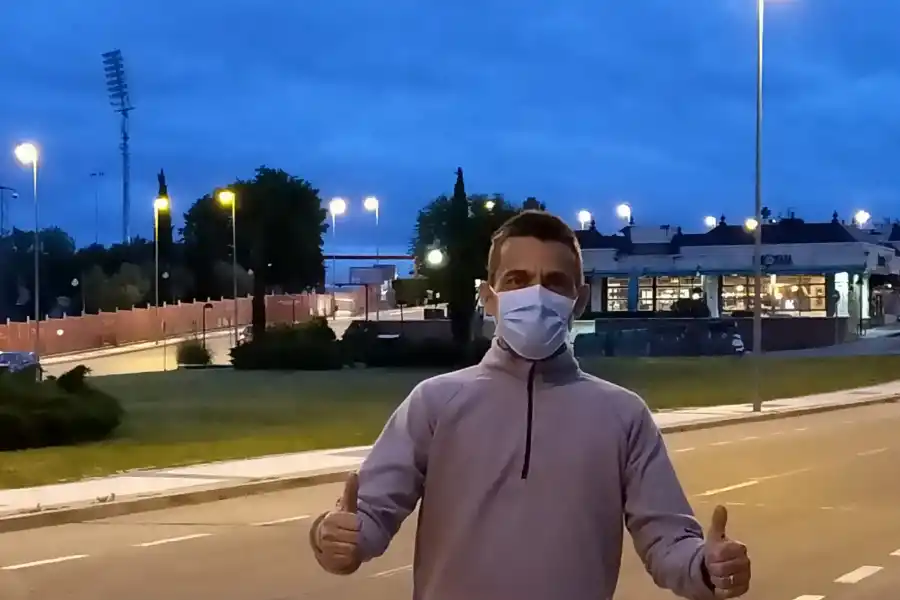 En una caminata nocturna (de una hora) por las calles de Madrid. 