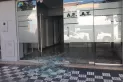 Destrozaron los vidrios de la Asociación de Empresarios del Transporte