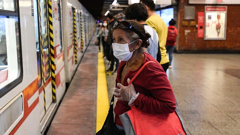 Europa quiere salvar el verano y América arde por la gestión del coronavirus