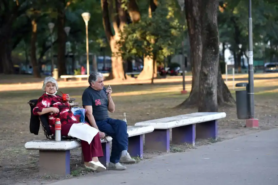 Fotos: así fue otro domingo de cuarentena en las calles tucumanas