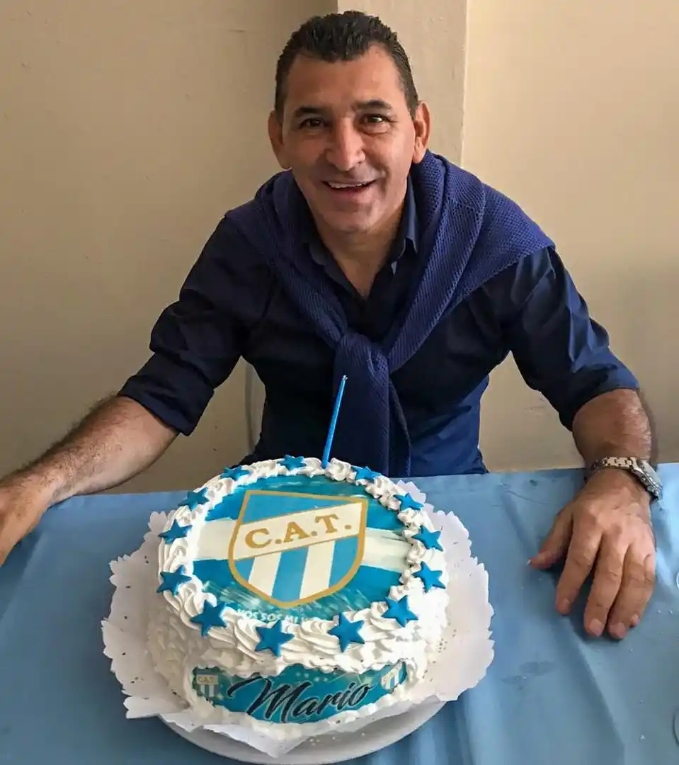 UN DESEO. Leito, que el domingo cumplió años, no ve posible la mudanza.   