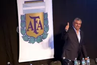 Con el apoyo de Leito y Sagra, Tapia seguirá al frente de la AFA