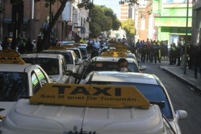 Taxistas proponen que los inspectores tengan incentivos para controlar a los truchos