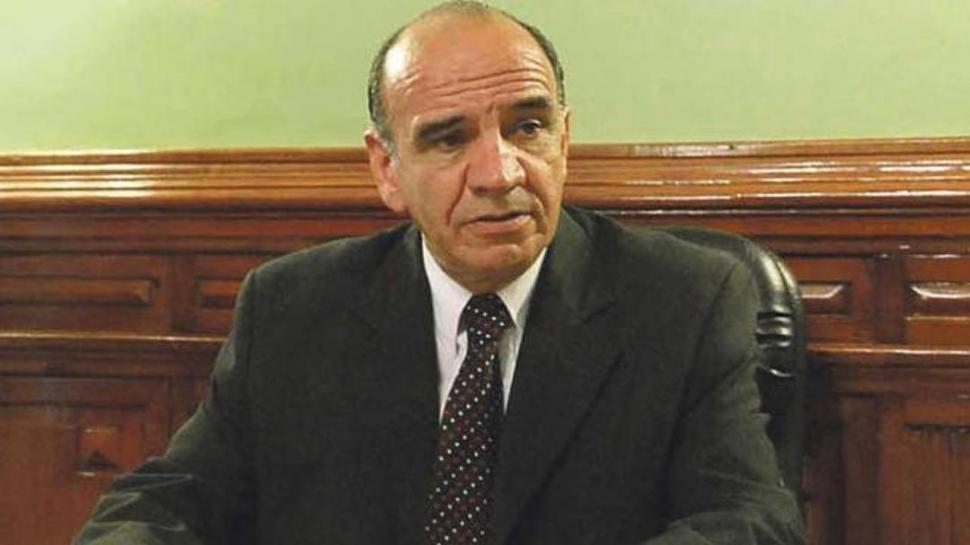  Edmundo Jiménez