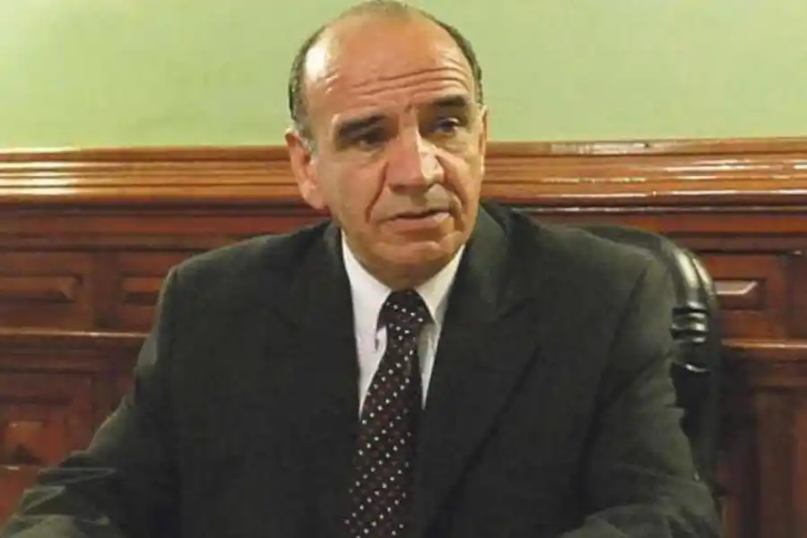  Edmundo Jiménez