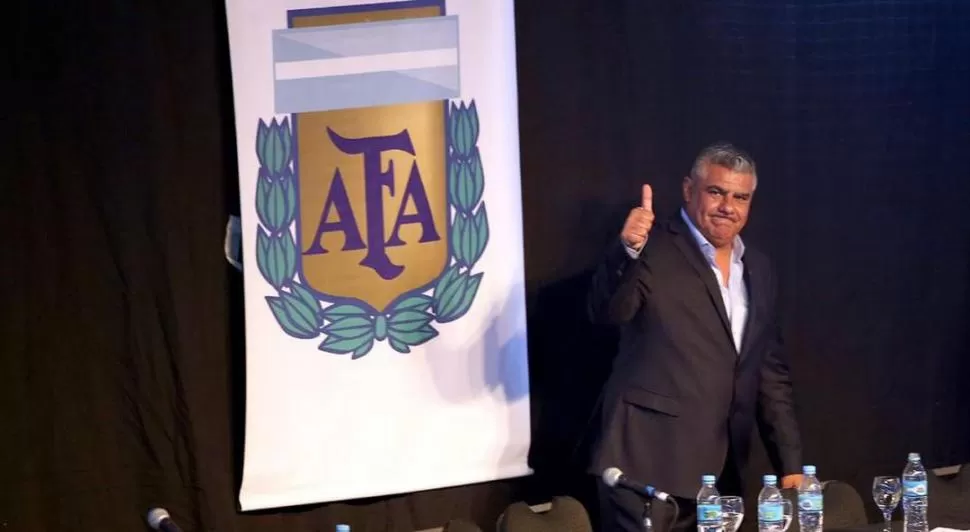UN PERÍODO MÁS. Modelar el retorno del fútbol nacional será ahora el gran reto de Tapia, junto con los miembros de la LPF.  