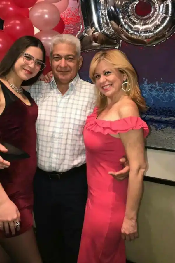 LOS LÓPEZ. La familia celebró los 18 años de su hija antes de la pandemia.  