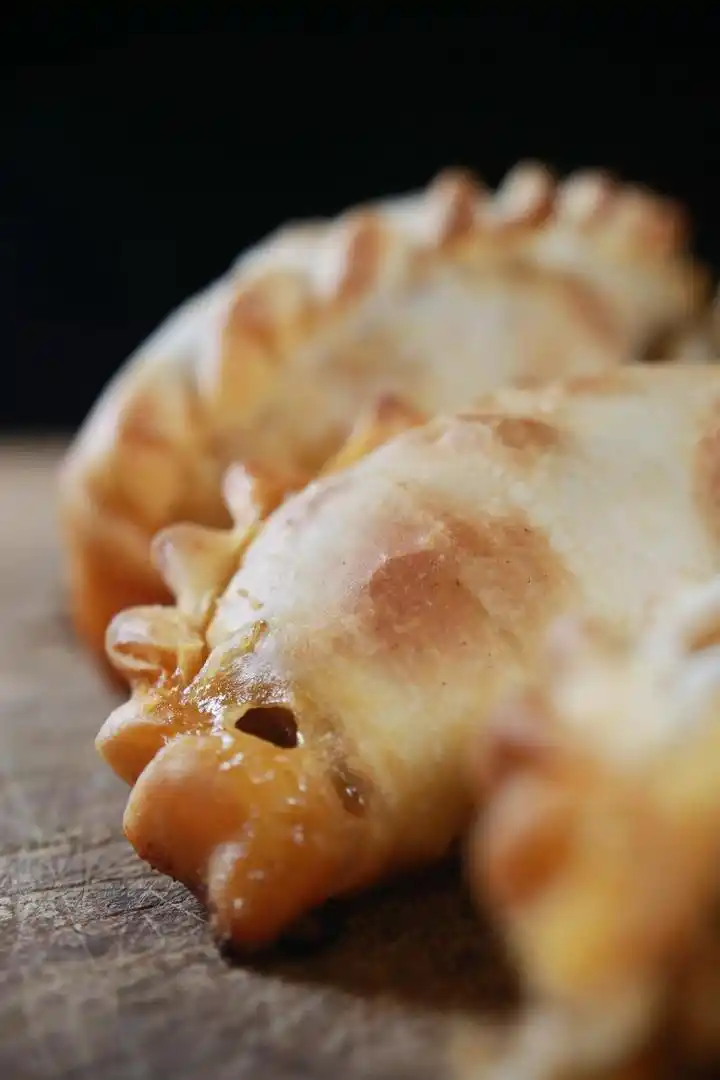 Las empanadas tipo copetín también llegan a las casas.