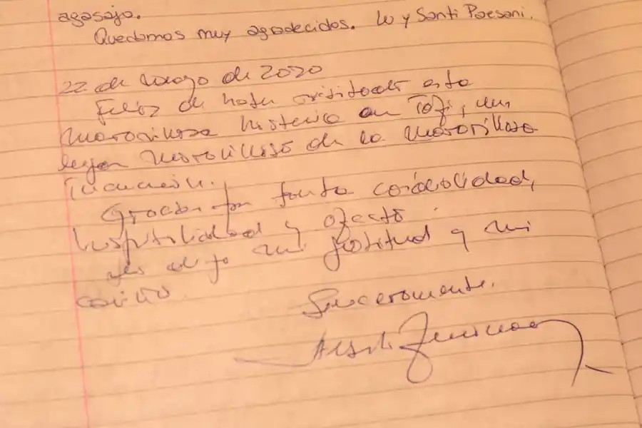 Alberto dejó una firma a lo Cristina en la hostería de Tafí Viejo