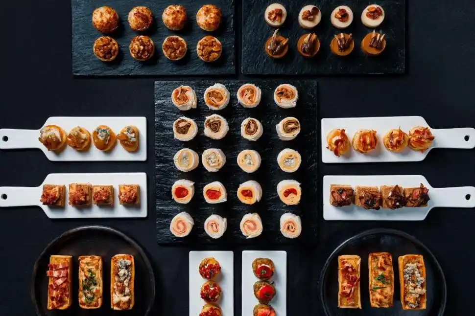 La “experiencia cóctel” que propone el cocinero Luciano Vallejo.